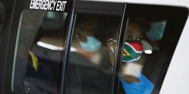 Países africanos repudian cierre de fronteras por variante ómicron
