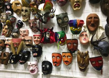 Cuestionamientos al marco legal sobre el ingreso de productos culturales al país