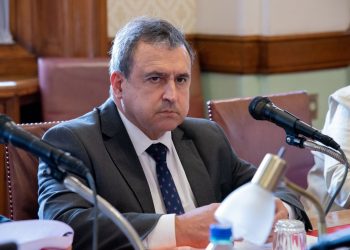 Senador Lozano pidió “políticas focalizadas” para el interior