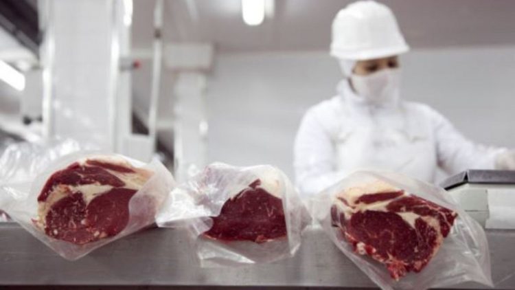 En noviembre las exportaciones siguen creciendo con la carne como líder