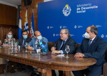 Mides y la Asociación Española firmaron tres convenios para facilitar el empleo