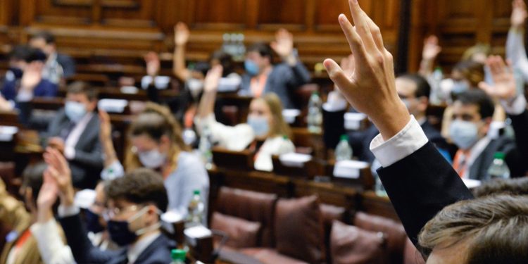 Diputados votó declarar San Bautista como Capital Nacional de la Avicultura