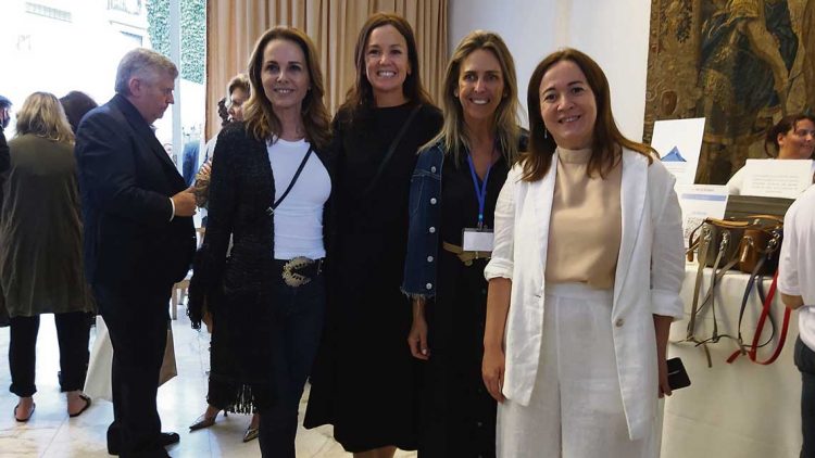 “Orillas solidarias” en la embajada de Buenos Aires