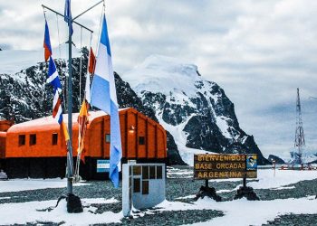 Chile y Argentina actualizan sus estrategias sobre la Antártida