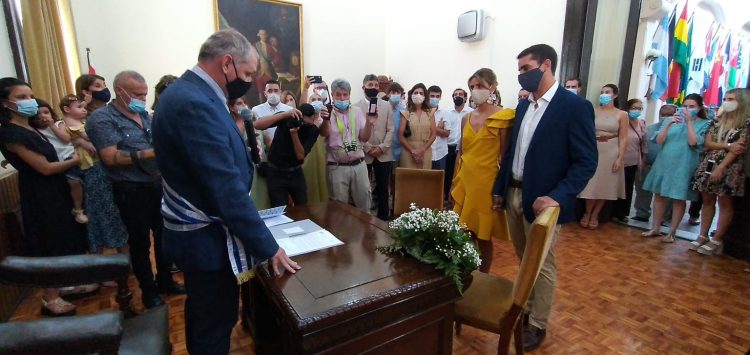El intendente Guillermo López unió en matrimonio a Juan Luis e Irene inaugurando esta nueva facultad en el departamento de Florida