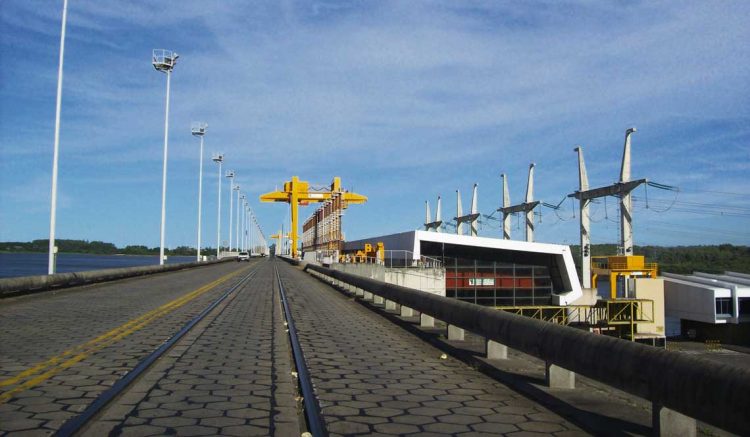 Puente Internacional de Salto Grande genera “un intenso movimiento” en su cruce