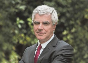 “Habrá puestos de trabajo que dejarán de existir y hay menos tiempo para hacer algo por las personas que los ocupan”