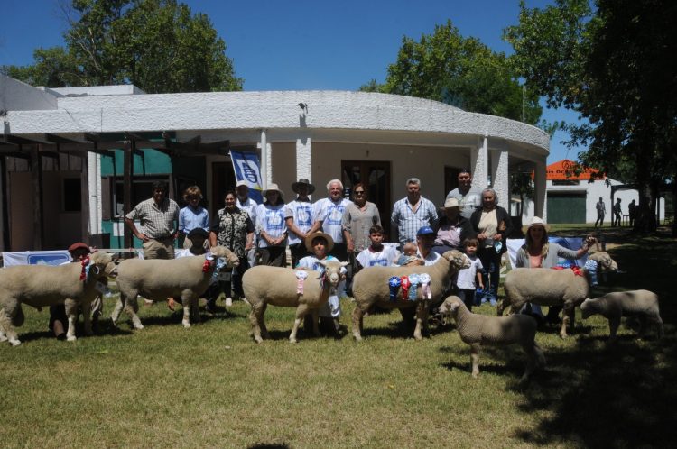 Ile de France realizó la primera Expo Nacional de la raza