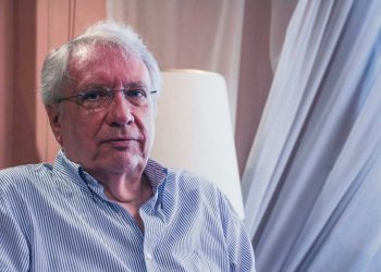 Flores Silva: “Tenemos que hacer un país en serio”