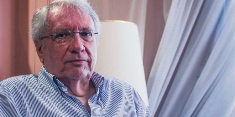 Flores Silva: “Tenemos que hacer un país en serio”