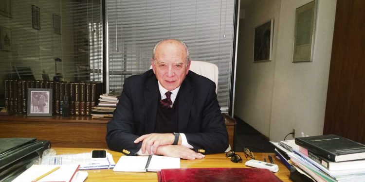 “Bajar la inflación subiendo la tasa de interés, sin reducción del gasto público, solo conducirá a más atraso cambiario”