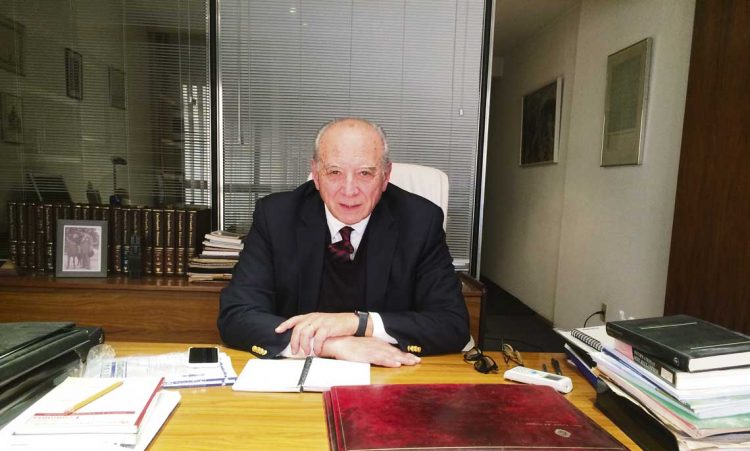 “Bajar la inflación subiendo la tasa de interés, sin reducción del gasto público, solo conducirá a más atraso cambiario”