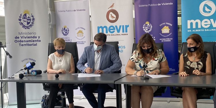 Mevir trabajará con el Ministerio de Vivienda en la erradicación de asentamientos