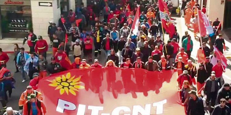 Gobierno defiende estrategia de TLC con China pero podría encontrar resistencia sindical