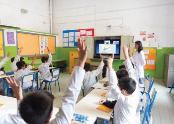 Debate político sobre la educación se centra en la gobernanza