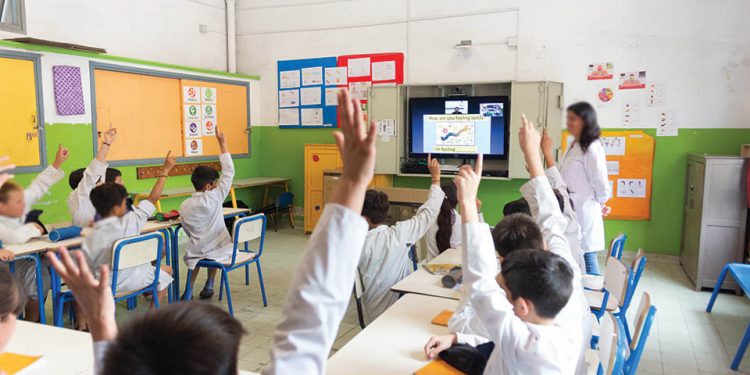 Debate político sobre la educación se centra en la gobernanza
