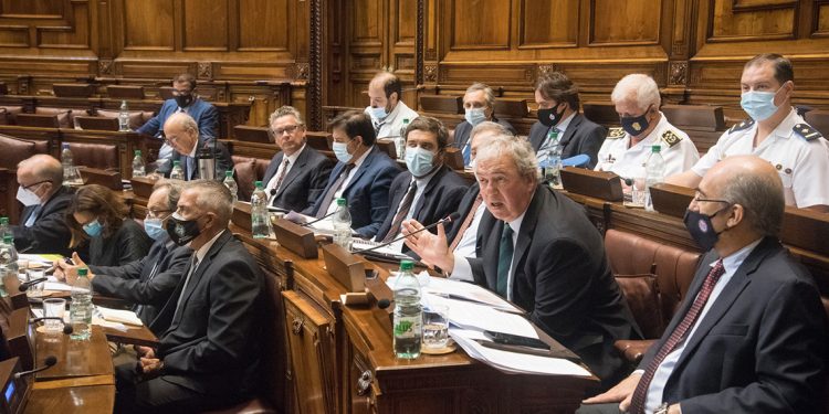 Parlamento y autoridades abordaron situación de los incendios forestales