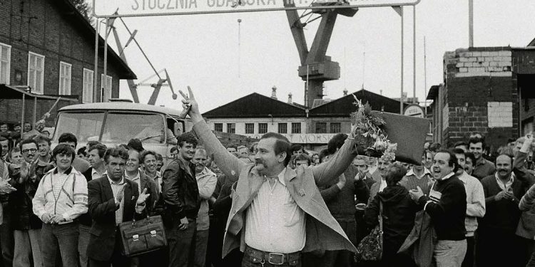 Valores nacionales y trabajo organizado, una alianza para rescatar a las clases medias de la tiranía de las corporaciones multinacionales