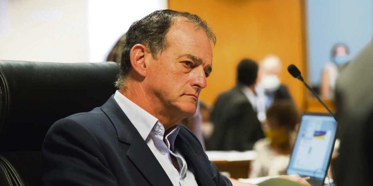 Manini Ríos asegura no haber sido ni ser colono