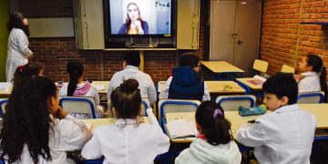 Volver al aula: los desafíos del retorno a la presencialidad total