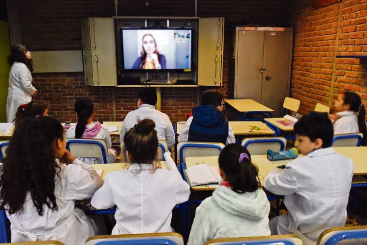 Volver al aula: los desafíos del retorno a la presencialidad total