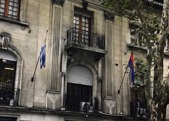 Frente Amplio abre la puerta al diálogo sobre comercio minorista y usura