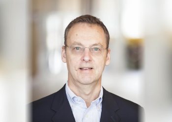 FED sube tasas 0,25% y prevé que inflación subyacente descienda a 4,1% para este año