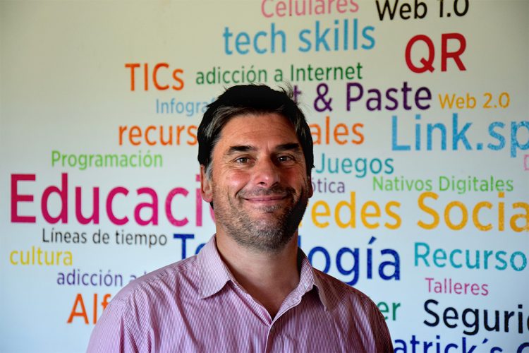 Con el celular e internet tenemos un vínculo de “dependencia generalizada”