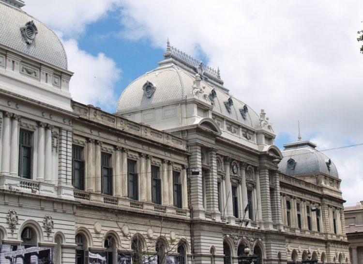 Del Lector: Recuperar la universidad