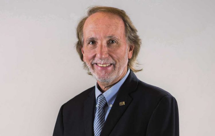 “La gran deserción de secundaria es de los sectores más pobres, es ahí donde está el problema”