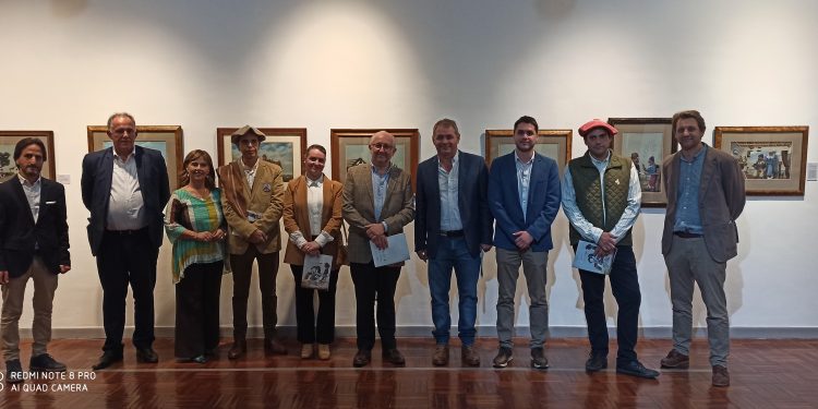 El ministro de cultura inauguró la muestra de Molina Campos en Florida