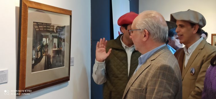 El ministro de cultura inauguró la muestra de Molina Campos en Florida