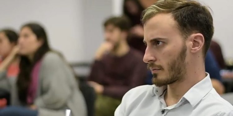 La importancia de internalizar la ignorancia en la toma de decisiones políticas