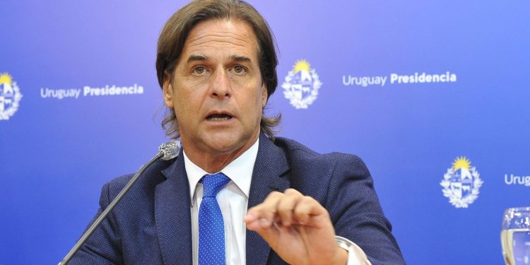 Gobierno decidió aumentos adicionales a pasivos y públicos