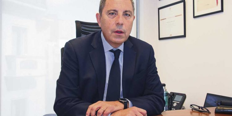 Para enfrentar la carestía “es preferible una transferencia directa de recursos a personas carenciadas”