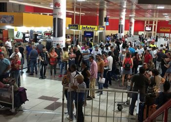 Del Lector: Situación de cubanos varados