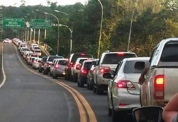 “Las demoras surgen porque Migraciones de Argentina no cubrió todos los puestos”