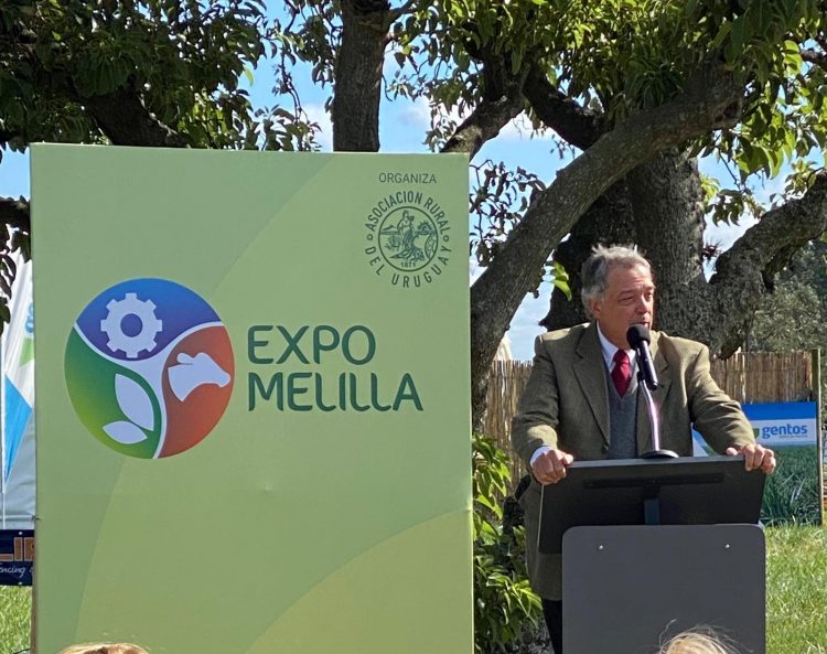 Mattos en la Expo Melilla: En “un panorama incierto” es lógico que “el Gobierno tome medidas graduales”