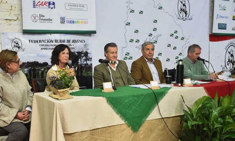 Presidente saliente de la FR llamó a mejorar las condiciones de vida rural y corregir la burocracia estatal