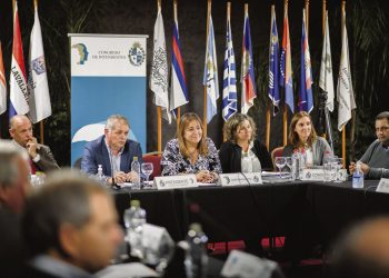 Congreso de Intendentes: compromiso para erradicar asentamientos y unificar multas de tránsito