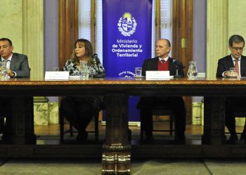 Fue lanzada la “hoja de ruta para construir viviendas sociales en madera”