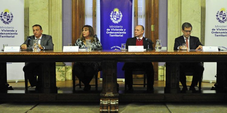 Fue lanzada la “hoja de ruta para construir viviendas sociales en madera”