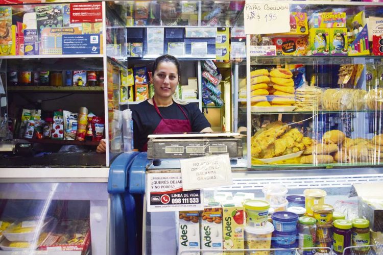 Las Canteras: un barrio de almaceneros que luchan por mantener productos a precios accesibles