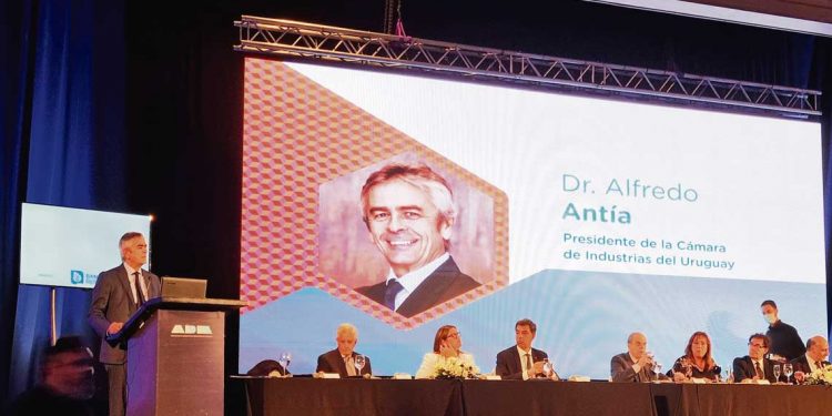 Las principales Cámaras manifestaron sus preocupaciones y expectativas económicas