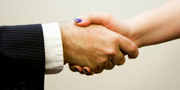 El apretón de manos