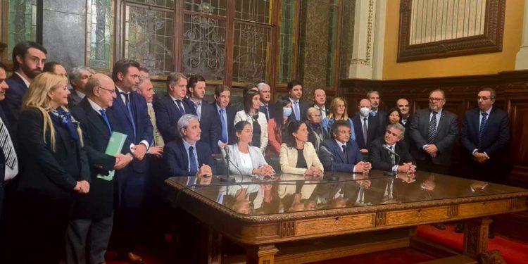 Respaldo a Arbeleche incluyó insistencia en reformas estructurales y condiciones de competitividad