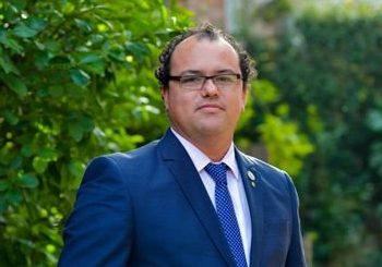 Antes de hablar de eutanasia, el Parlamento debería debatir sobre cuidados paliativos, dijo expresidente del Colegio Médico