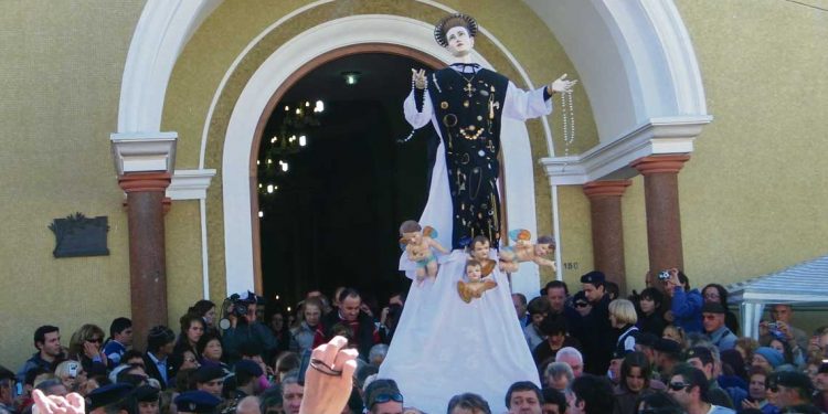 Llega el 3 de junio y nuevamente San Cono sale a recorrer las calles de Florida