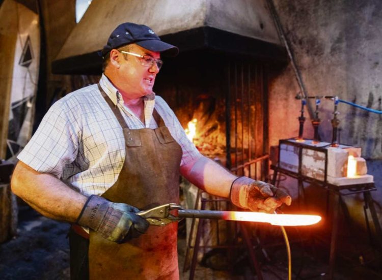 Más de veinte años de pasión en la fabricación nacional de cuchillos artesanales