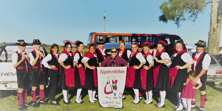 Transmitir la tradición de generación en generación a partir de la alegría